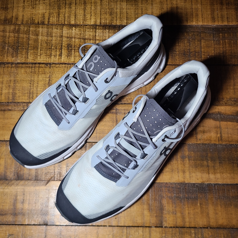 On Cloudvista Running Men's Gray and White Shoes - Picture 5 of 10